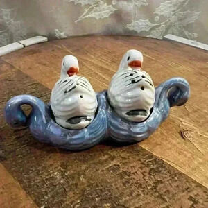 Lusterware SWAN BIRDS SALT &  PEPPER Shakers in Holder Hand Paint Made in Japan